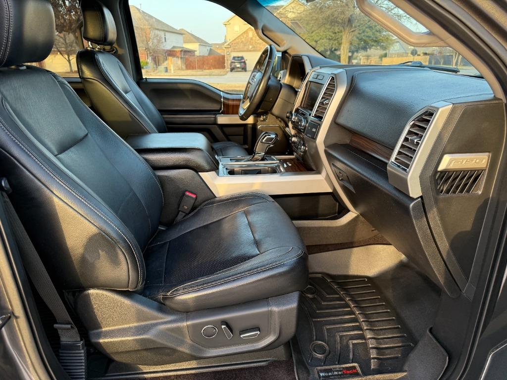 2015 Ford F150 Lariat photo