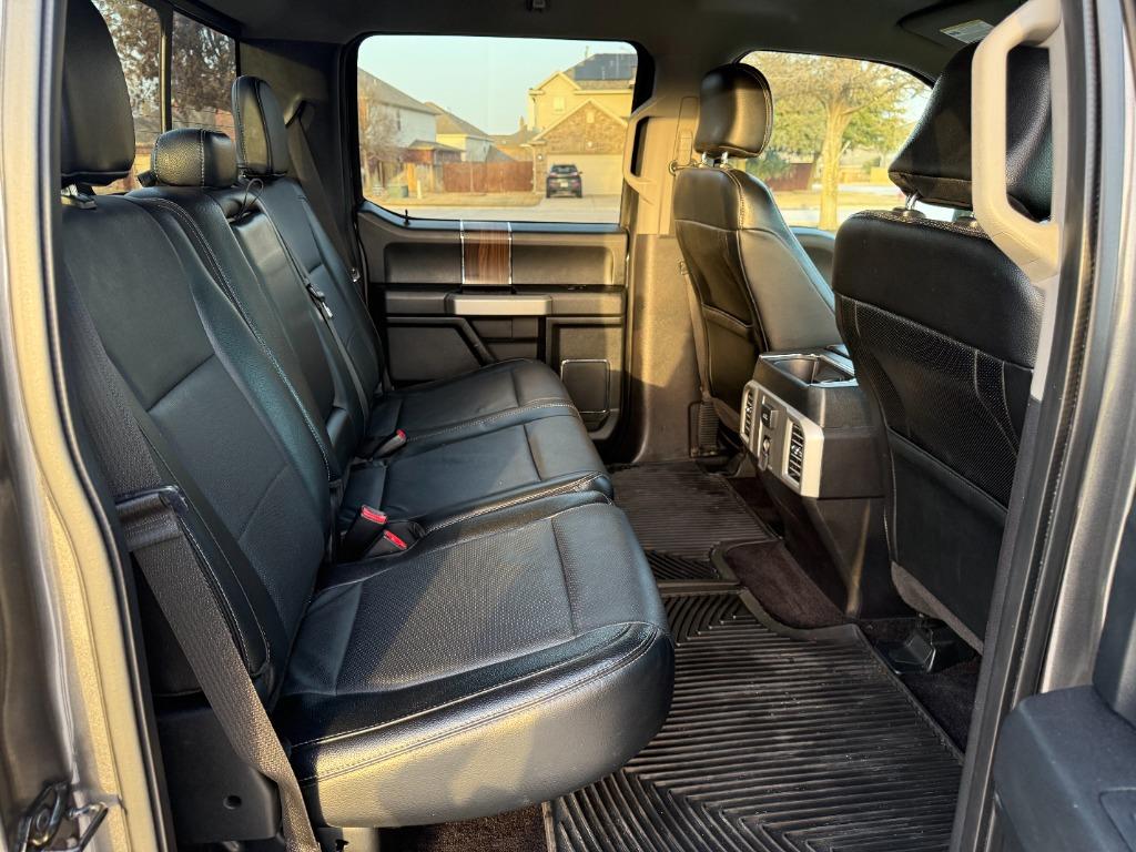 2015 Ford F150 Lariat photo