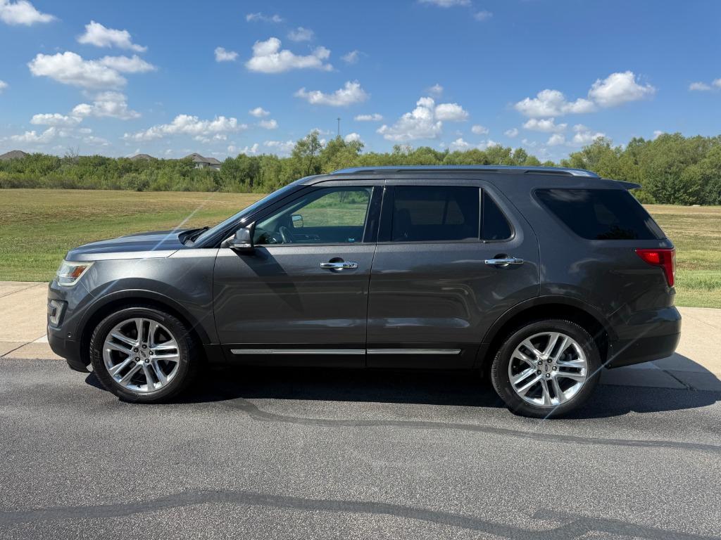 2016 Ford Explorer - $8,700