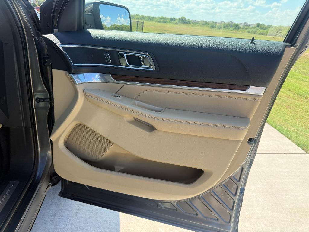 2016 Ford Explorer - $8,700