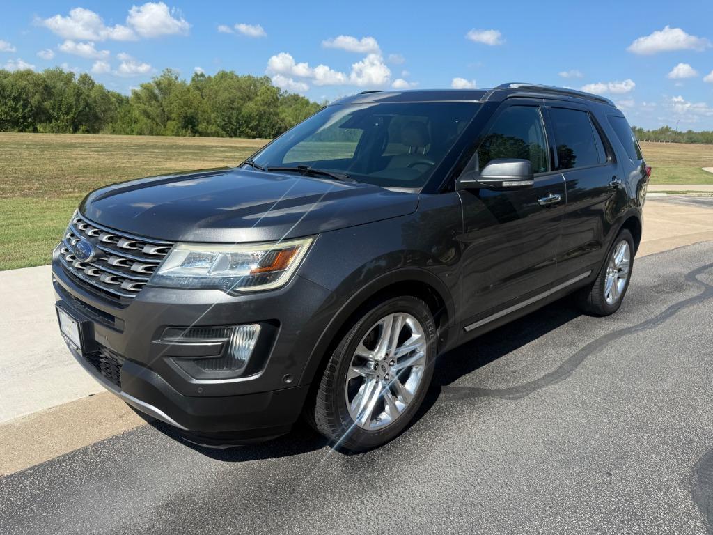 2016 Ford Explorer - $8,700