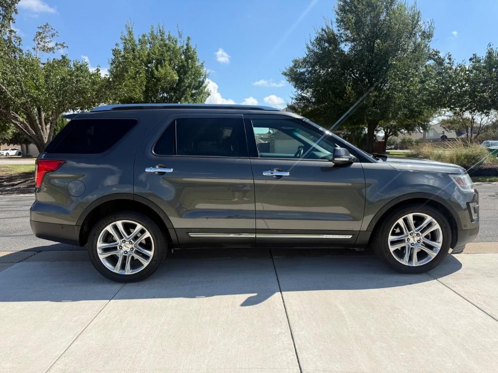 2016 Ford Explorer - $8,700