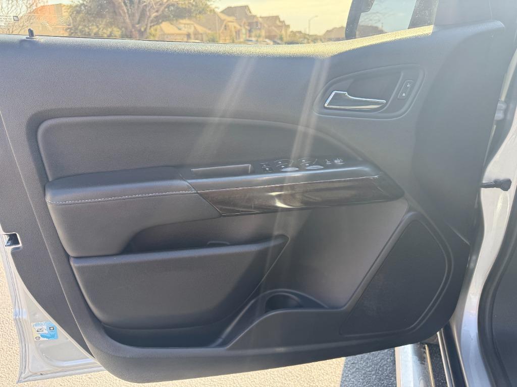 2017 GMC Canyon SLE photo
