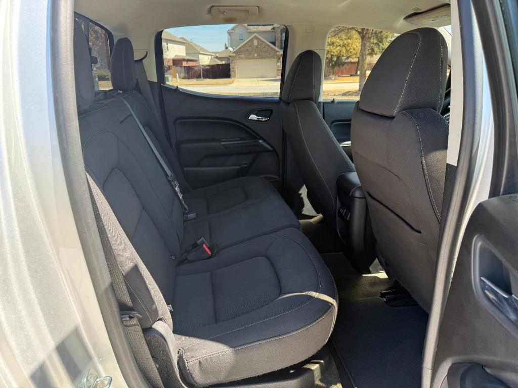 2017 GMC Canyon SLE photo