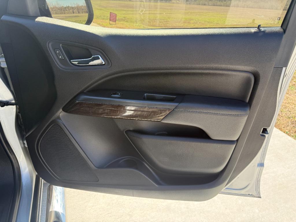 2017 GMC Canyon SLE photo