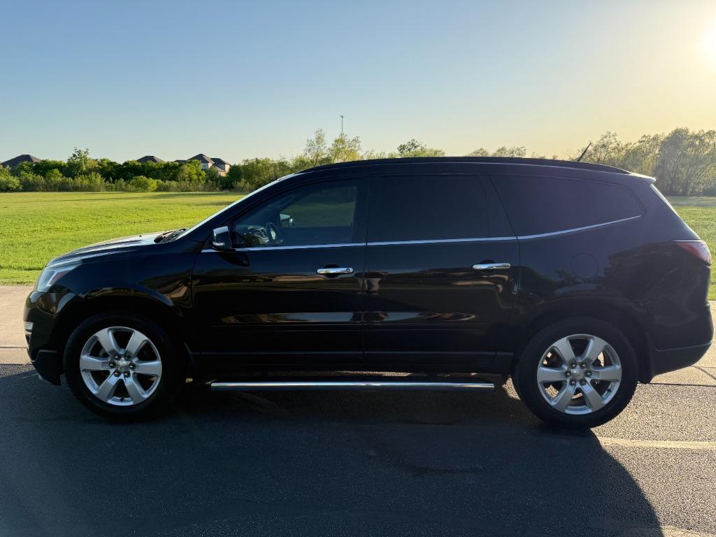 2017 Chevrolet Traverse LT photo