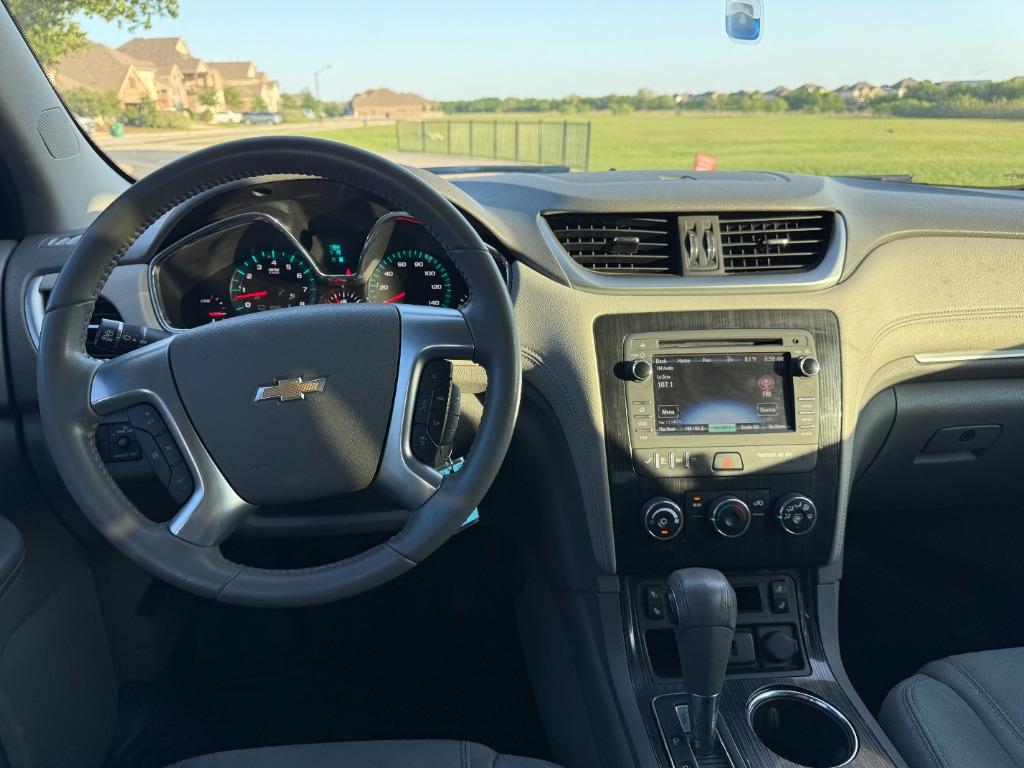 2017 Chevrolet Traverse LT photo
