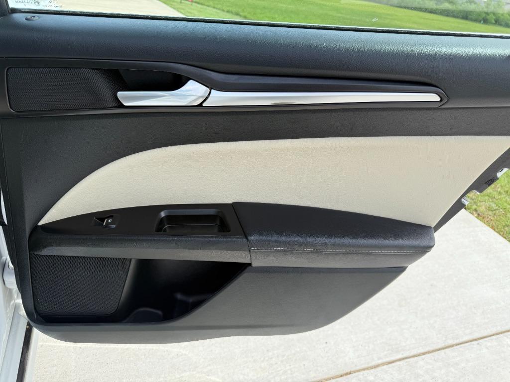 2017 Ford Fusion Titanium photo