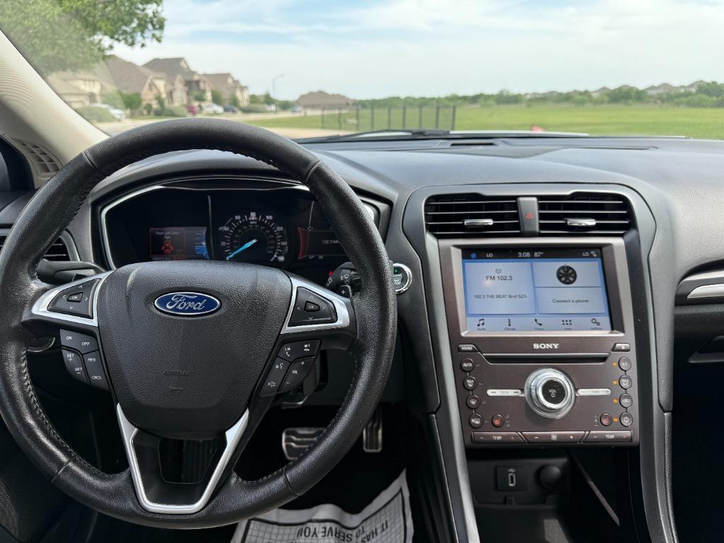 2017 Ford Fusion Titanium photo