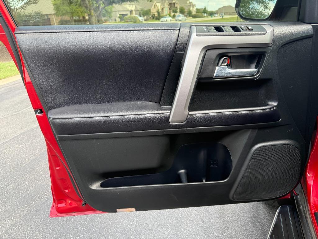 2018 Toyota 4Runner SR5 photo