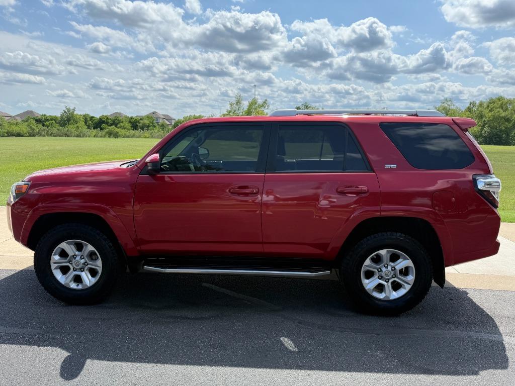 2018 Toyota 4Runner SR5 photo