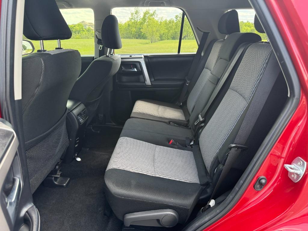 2018 Toyota 4Runner SR5 photo