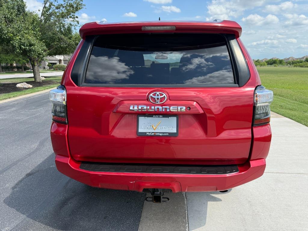 2018 Toyota 4Runner SR5 photo