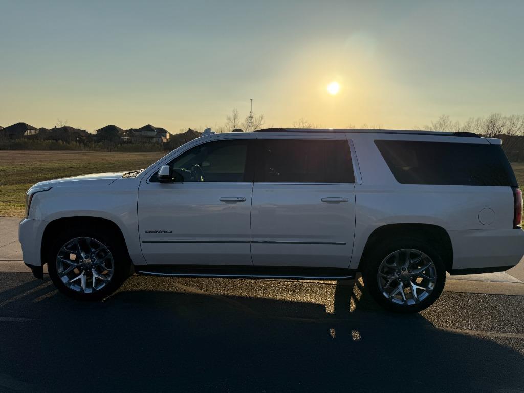 2018 GMC Yukon XL 1500 Denali photo