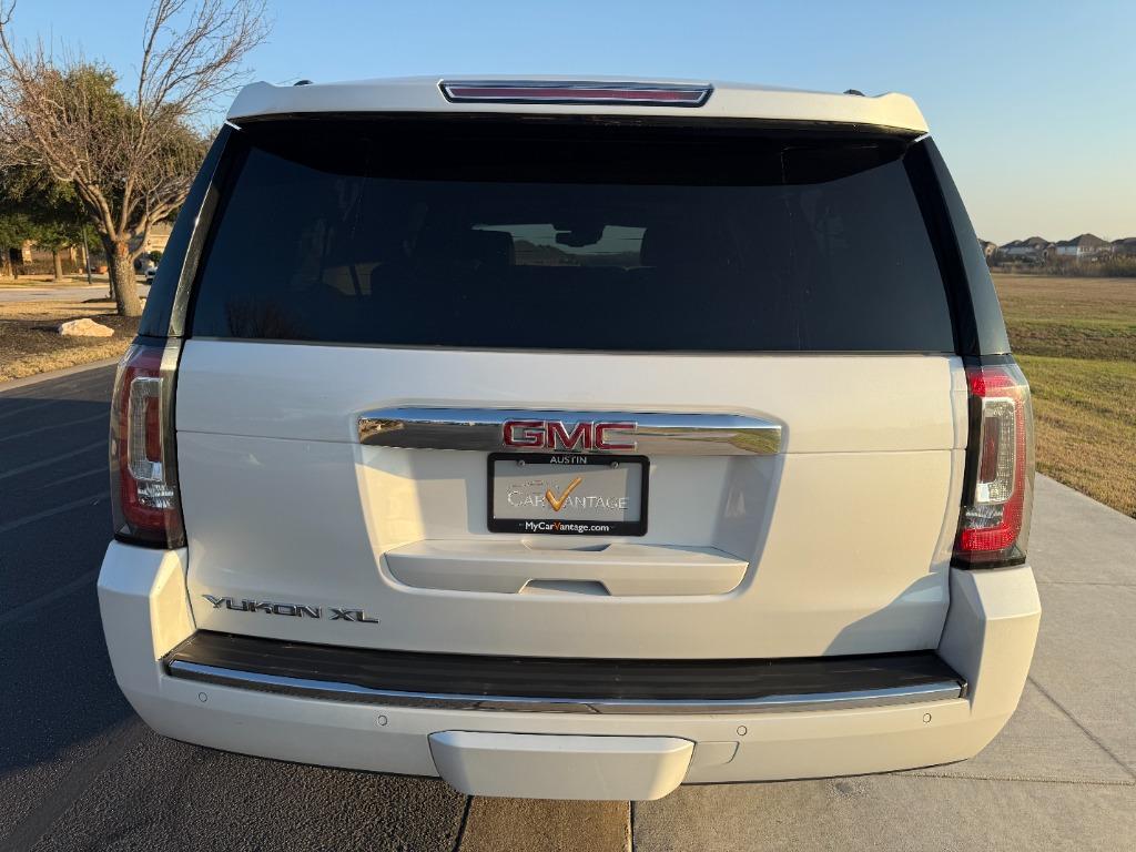 2018 GMC Yukon XL 1500 Denali photo
