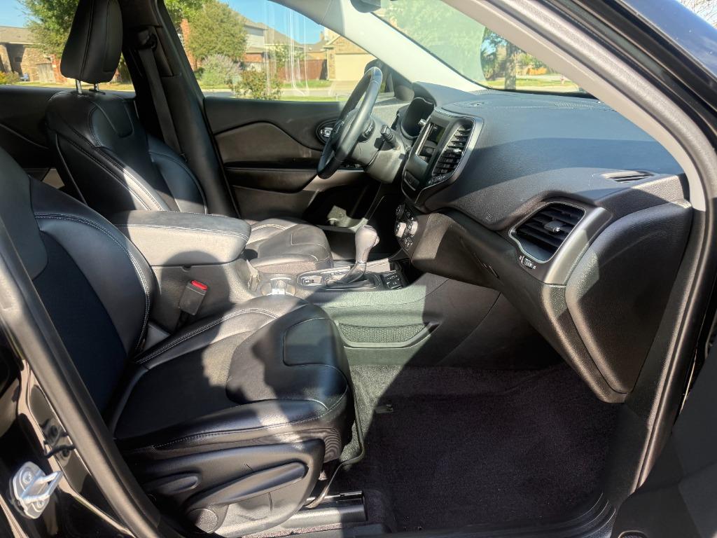 2019 Jeep Cherokee - $12,910