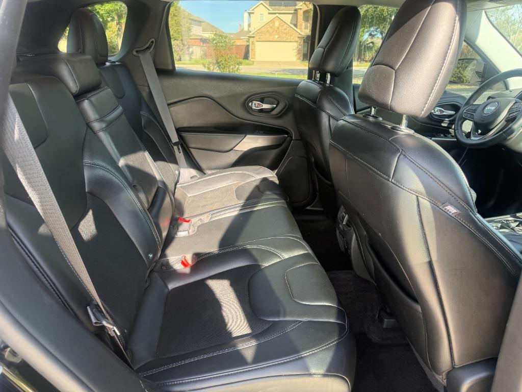 2019 Jeep Cherokee - $12,910