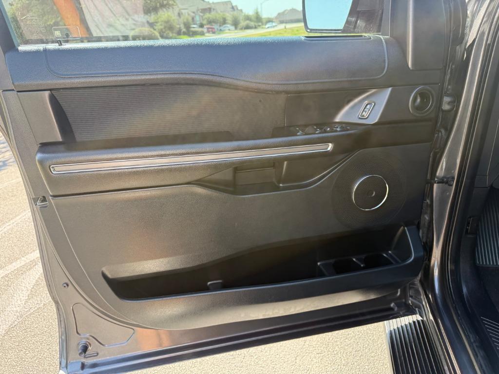 2020 Ford Expedition - $16,700