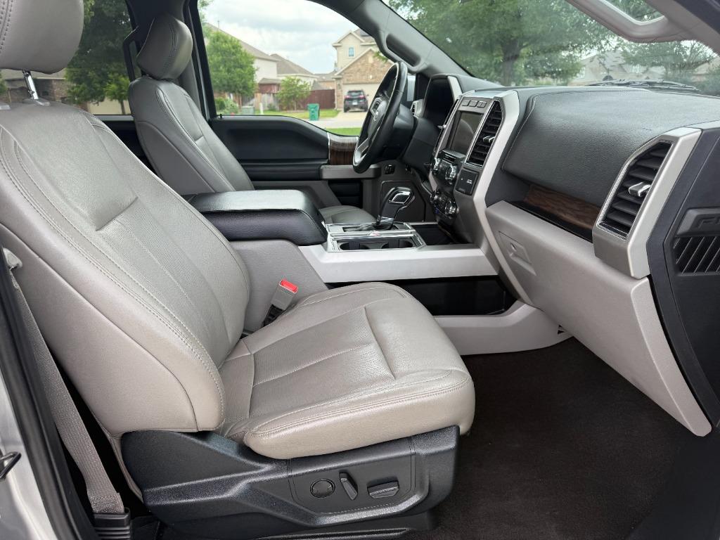 2020 Ford F150 Lariat photo