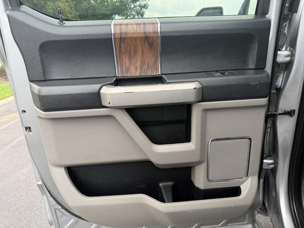 2020 Ford F150 Lariat photo