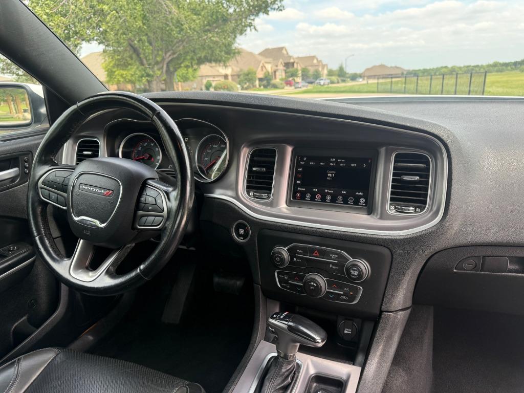 2020 Dodge Charger - $11,500