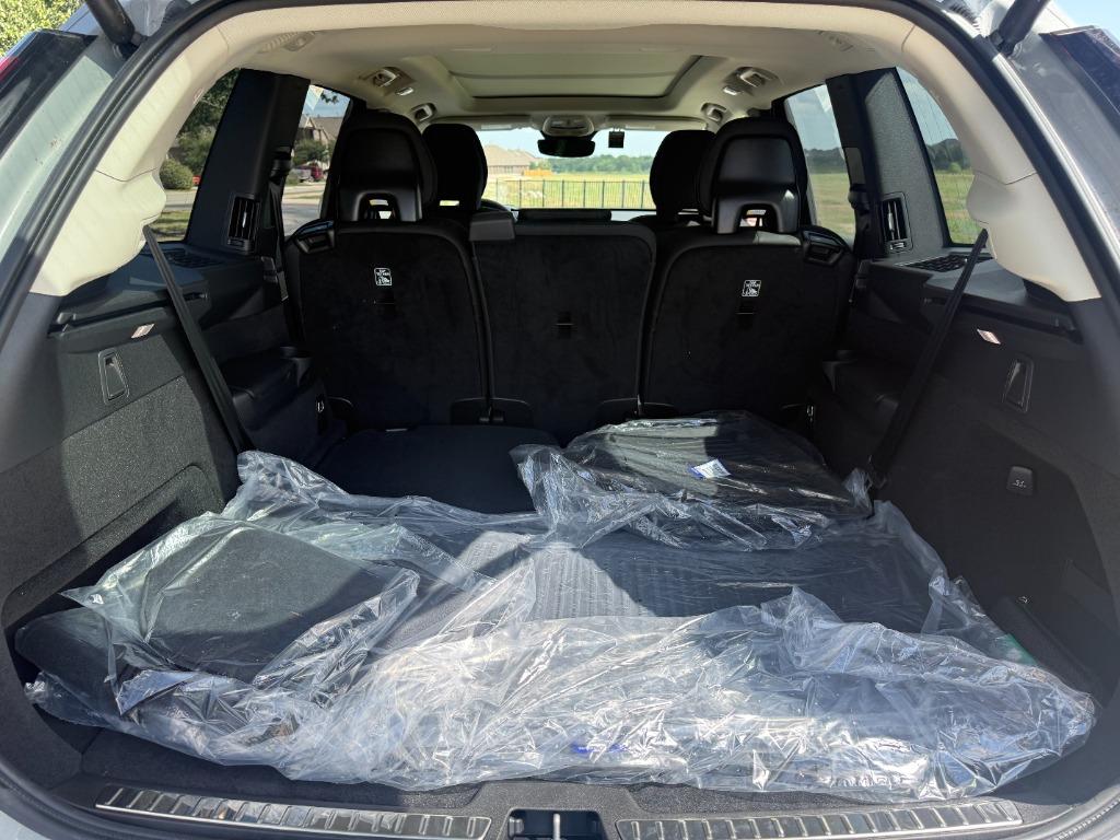 2025 Volvo XC90 - $51,900