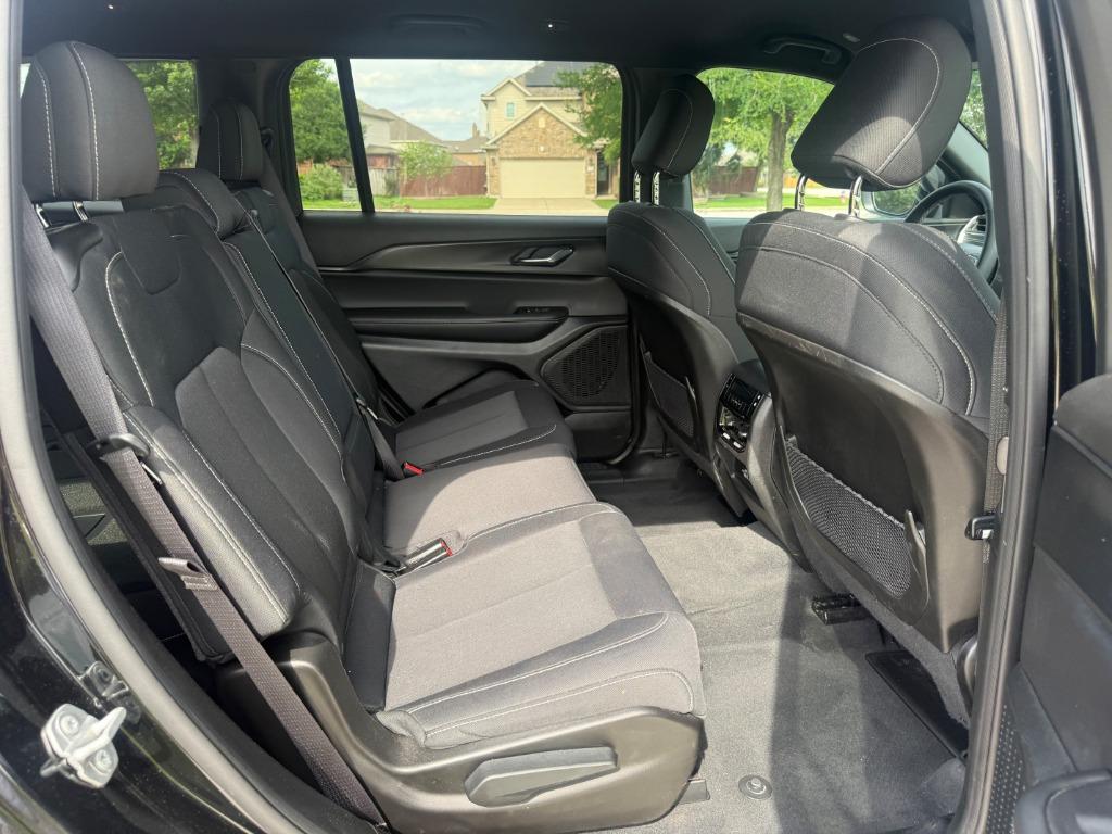 2025 Jeep Cherokee - $31,800