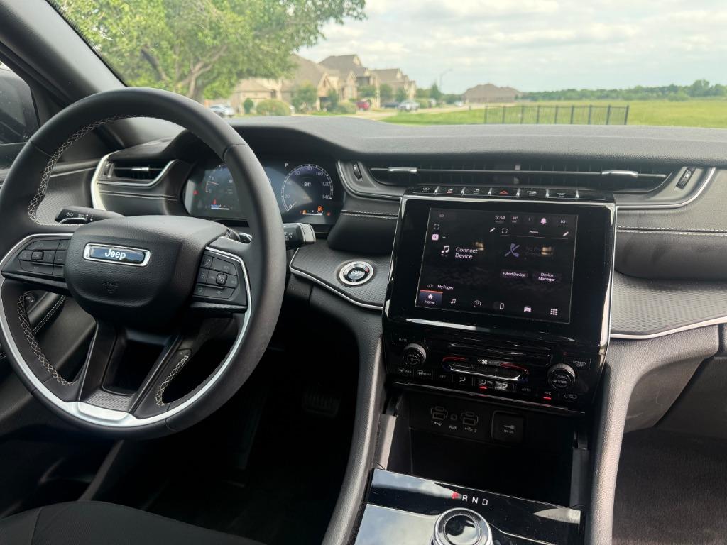 2025 Jeep Cherokee - $31,800