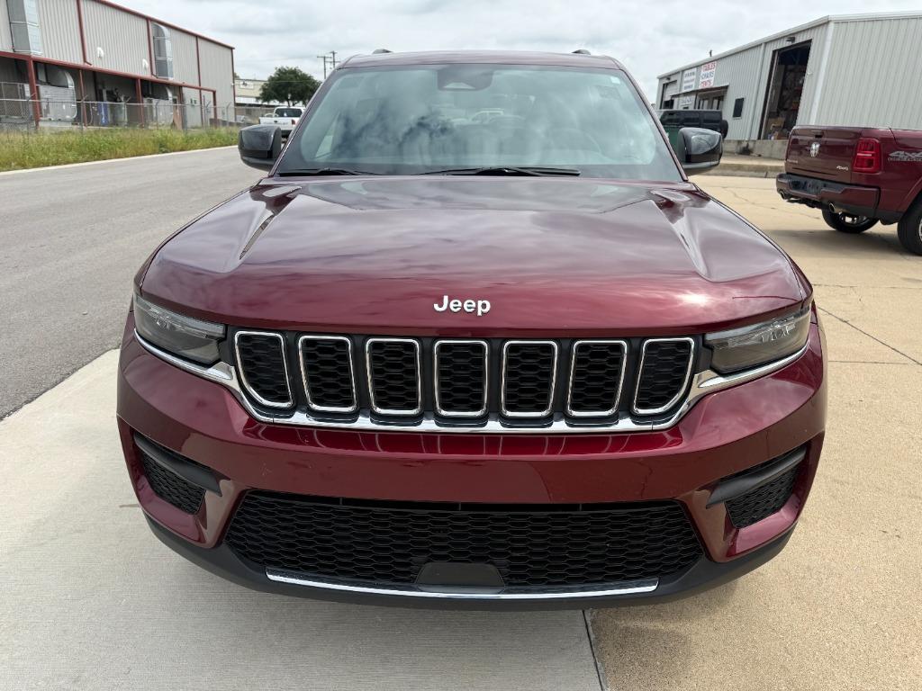 2025 Jeep Cherokee - $28,910