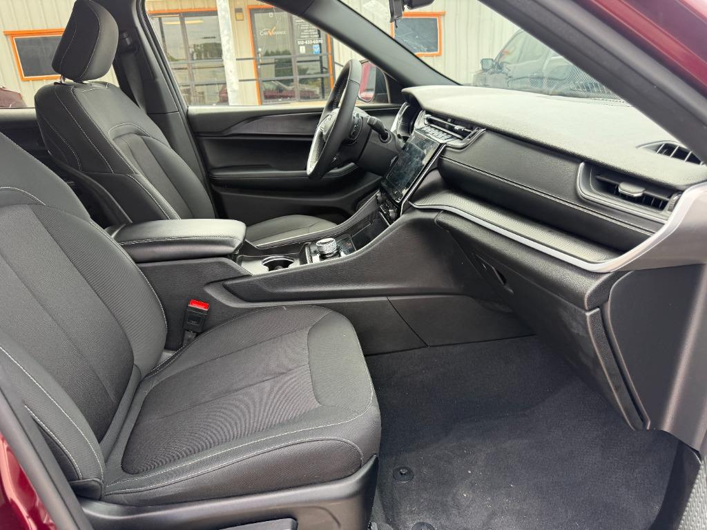 2025 Jeep Cherokee - $28,910