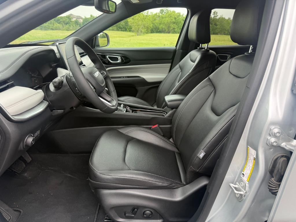 2025 Jeep Compass - $23,500