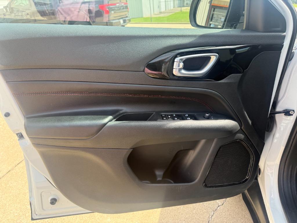 2025 Jeep Compass - $21,450