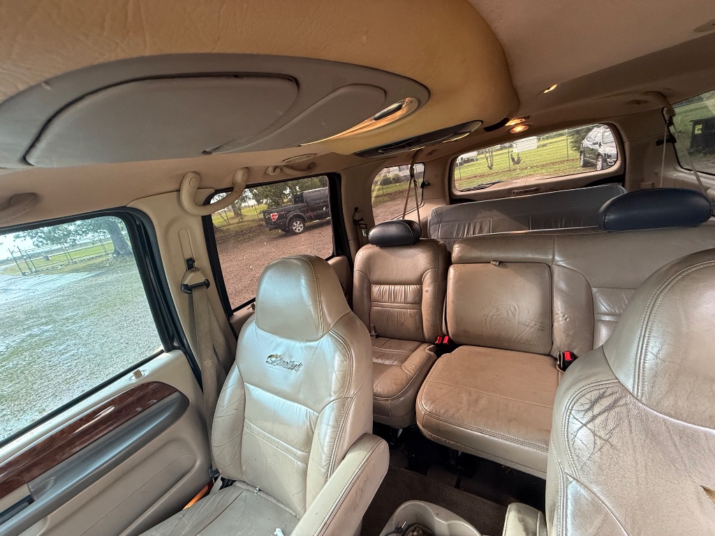 2001 Ford Excursion Limited photo
