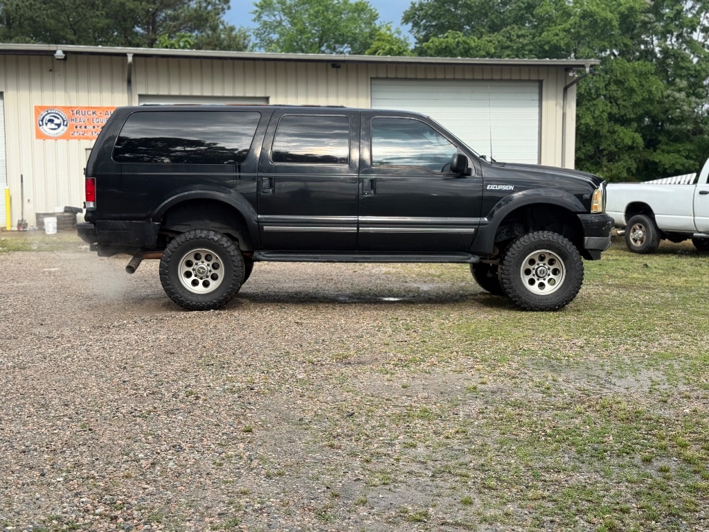 2001 Ford Excursion Limited photo