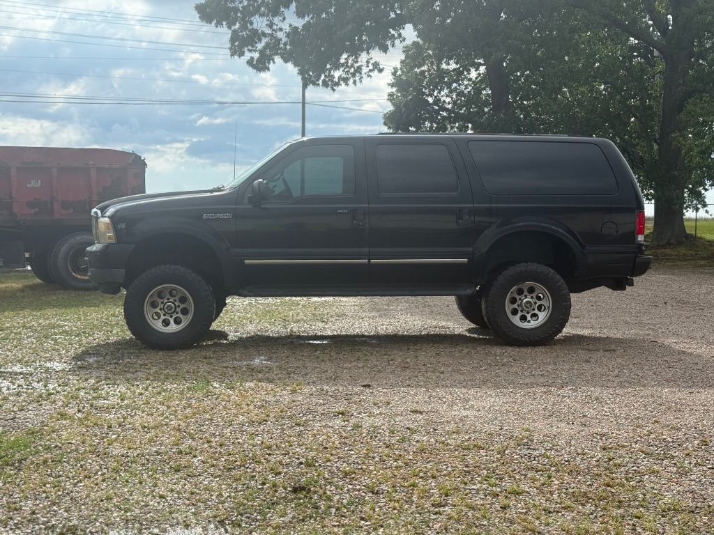 2001 Ford Excursion Limited photo