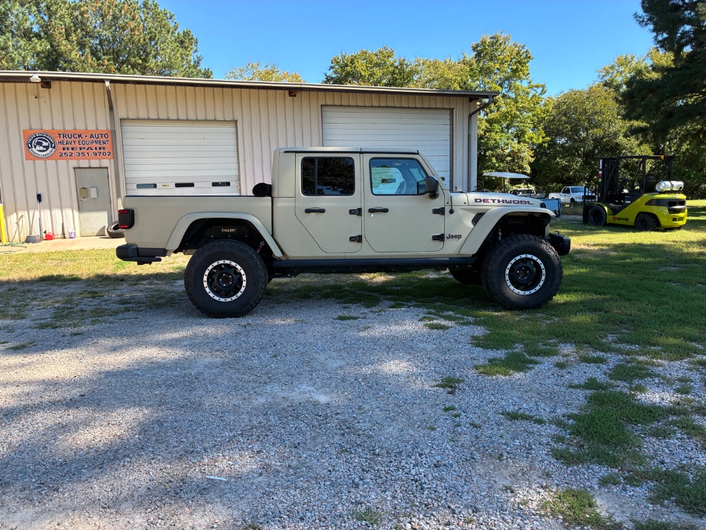 2021 Jeep Gladiator - $39,999