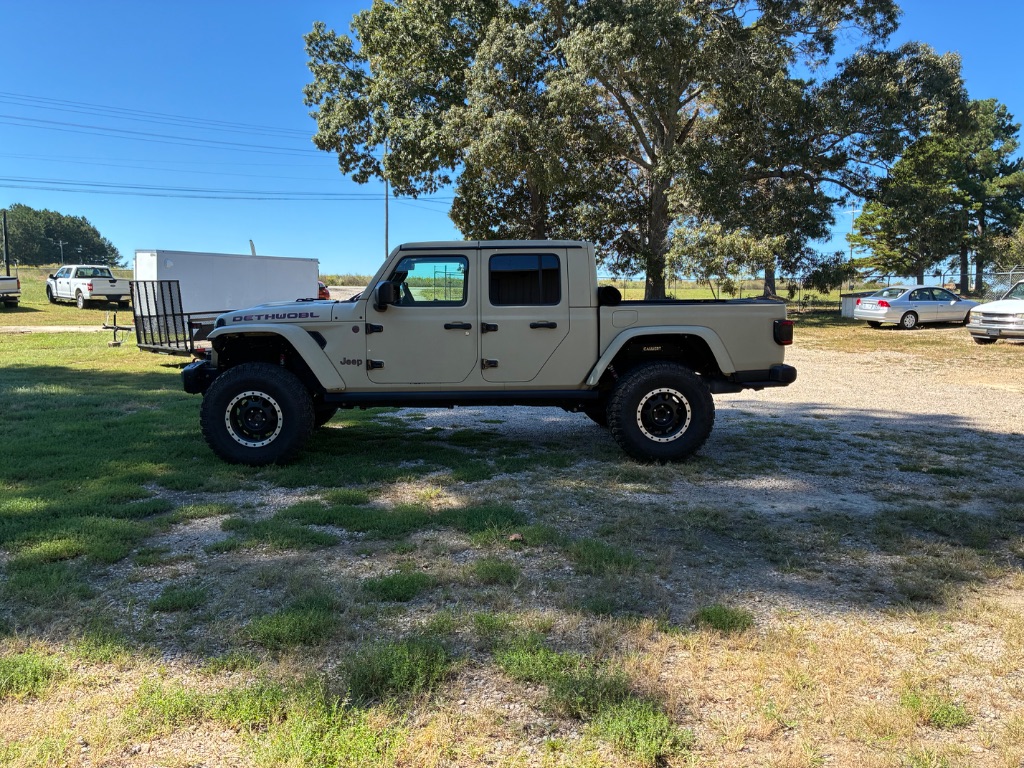 2021 Jeep Gladiator - $39,999