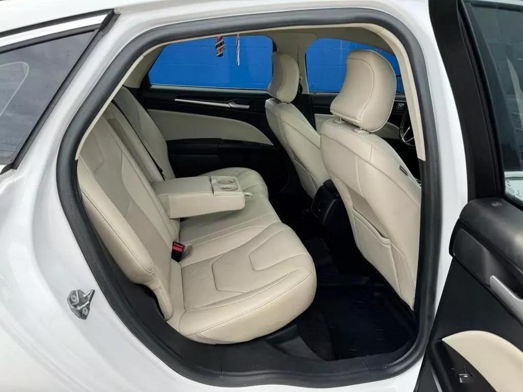 2018 Ford Fusion Titanium Sedan 4D photo