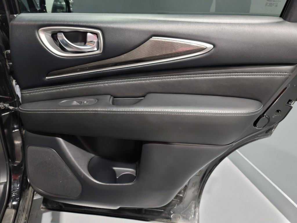 2019 Infiniti QX60 Luxe photo