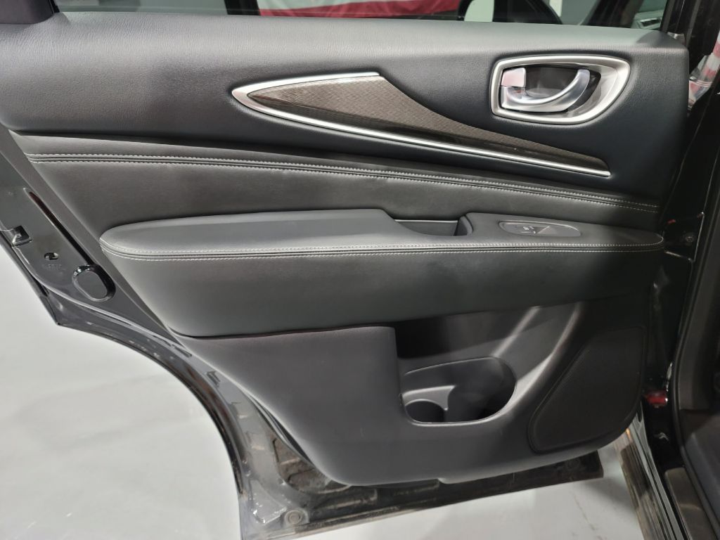 2019 Infiniti QX60 Luxe photo