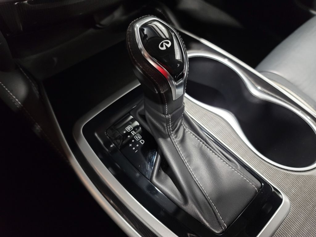 2019 Infiniti QX60 Luxe photo