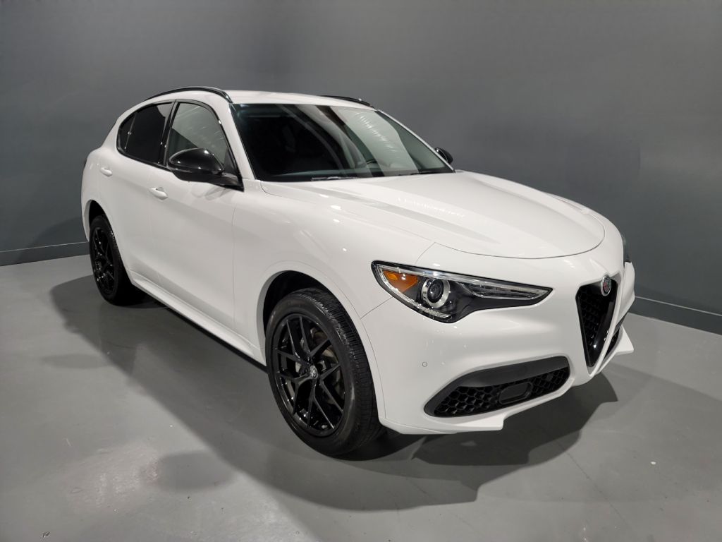 2021 Alfa Romeo Stelvio - $26,595