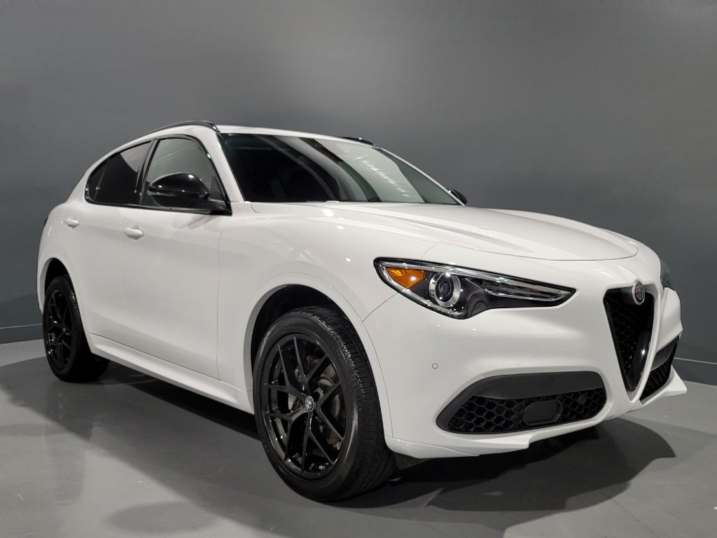 2021 Alfa Romeo Stelvio - $26,595