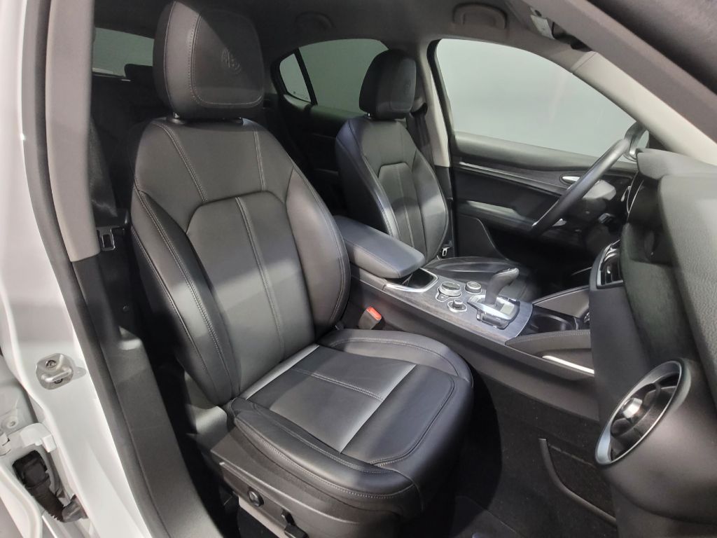 2021 Alfa Romeo Stelvio - $26,595