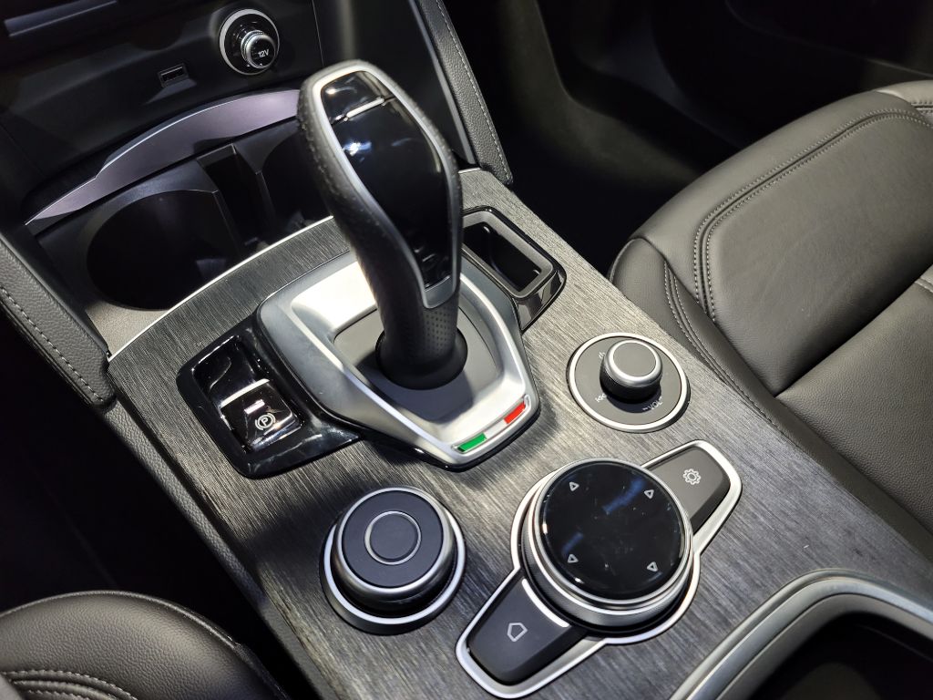 2021 Alfa Romeo Stelvio - $26,595