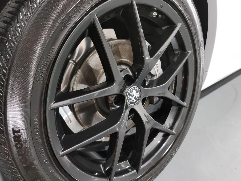 2021 Alfa Romeo Stelvio - $26,595