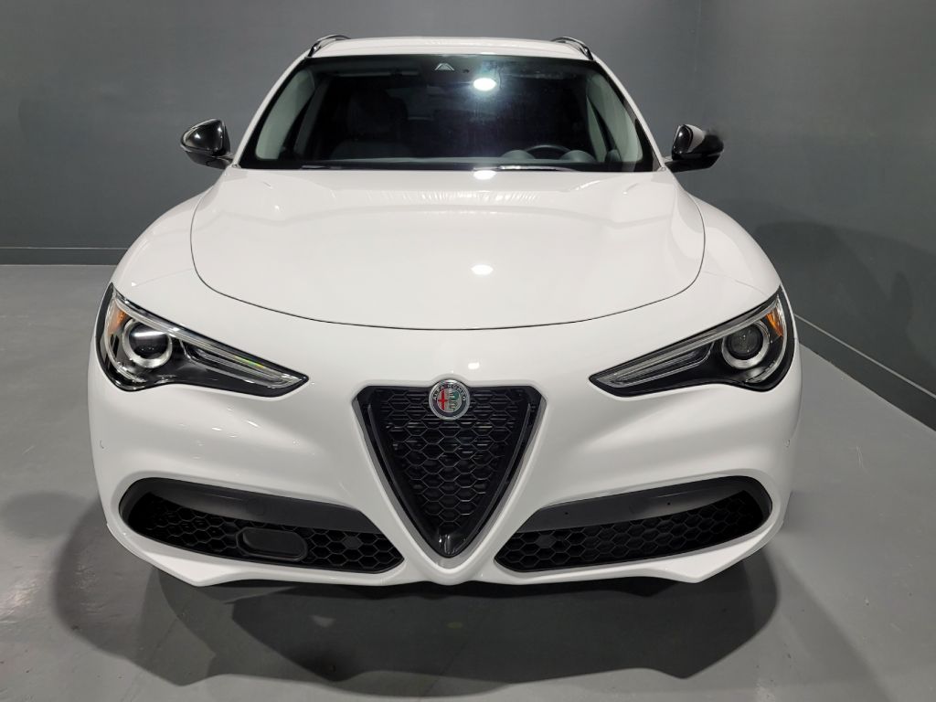 2021 Alfa Romeo Stelvio - $26,595