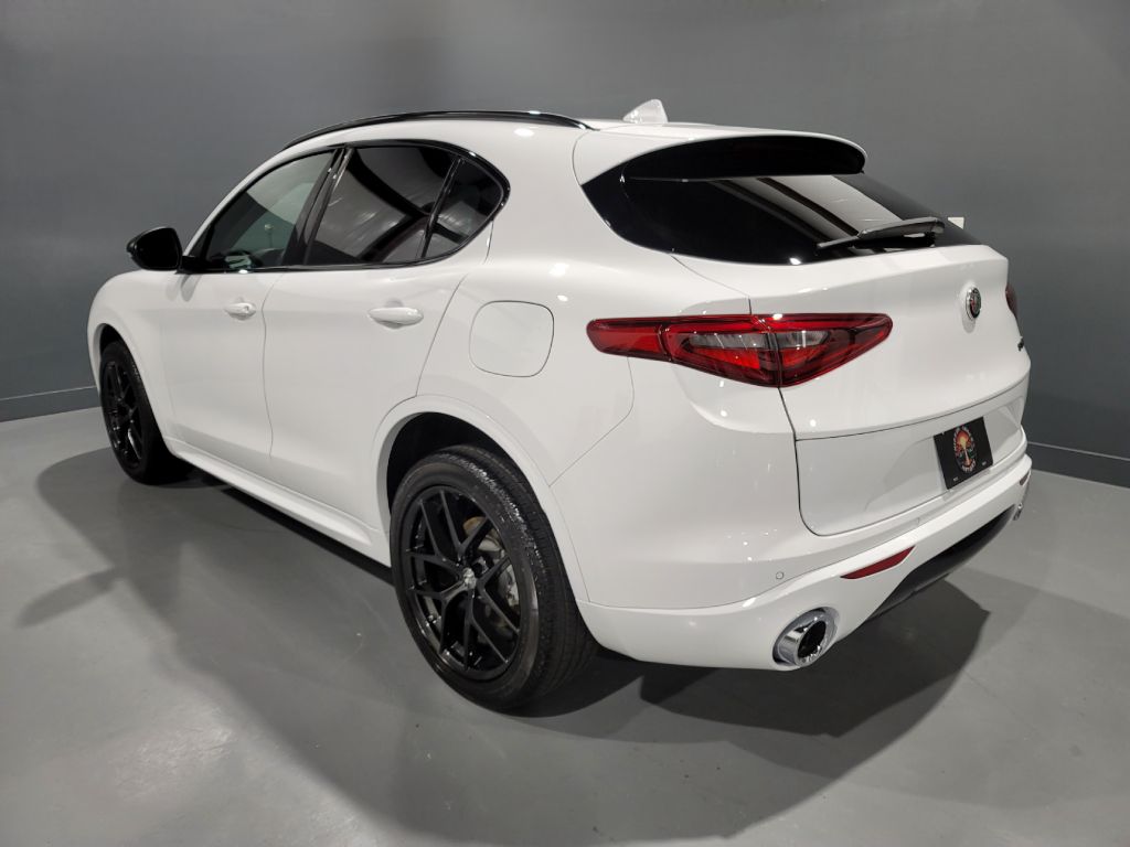 2021 Alfa Romeo Stelvio - $26,595