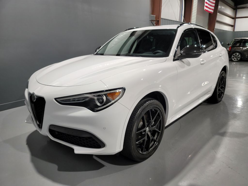 2021 Alfa Romeo Stelvio - $26,595
