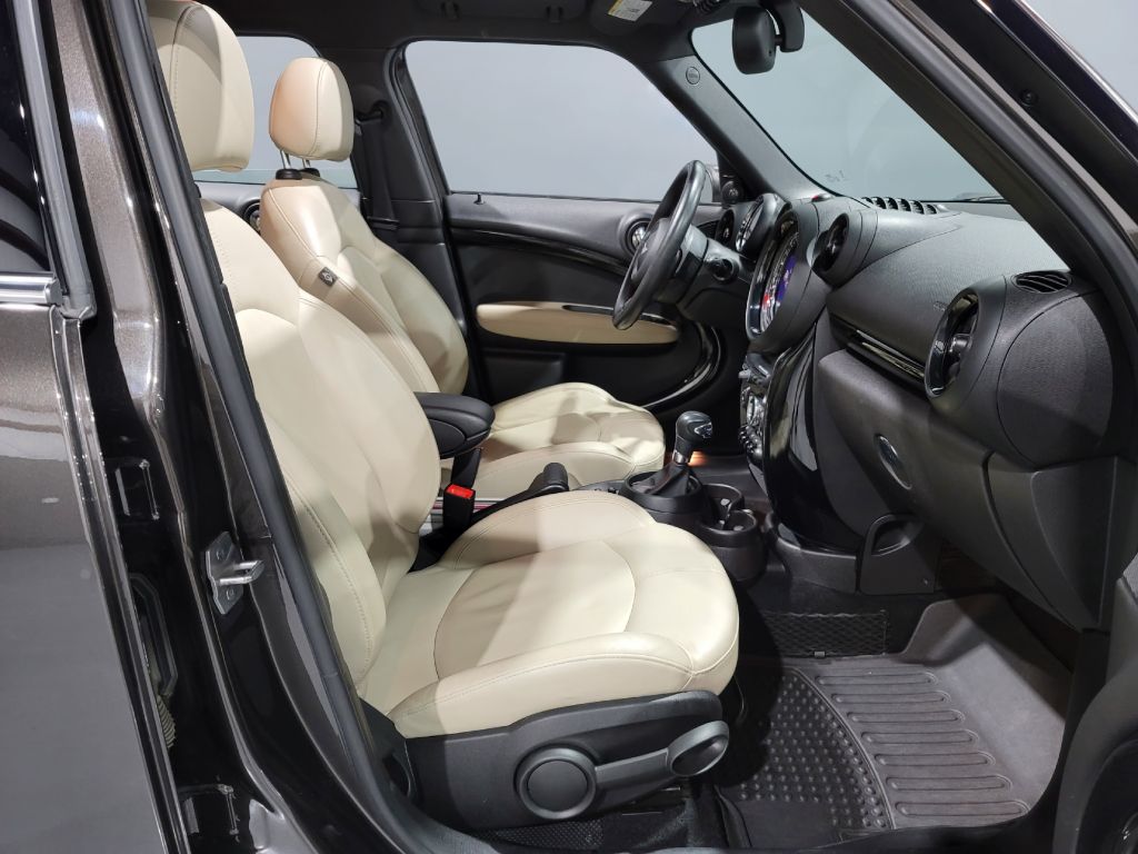 2019 Mini Cooper S ALL4 photo 24